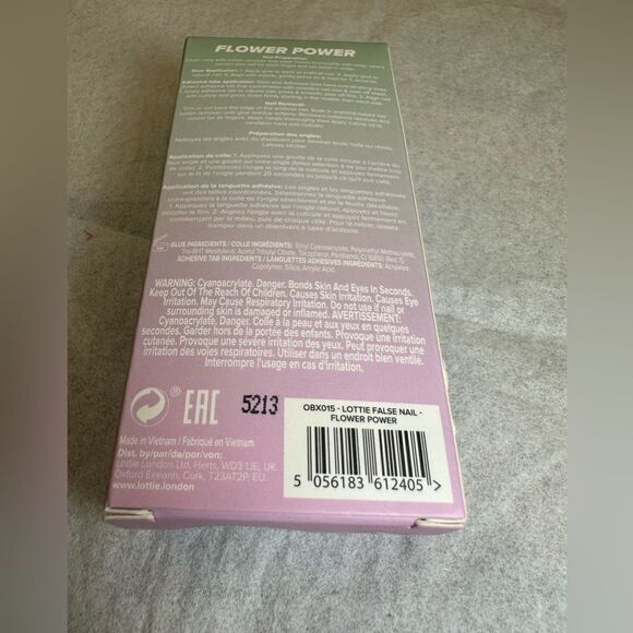 lottie london stay press'd - flower power Press On Nail Kit (24) - Picture 4 of 5